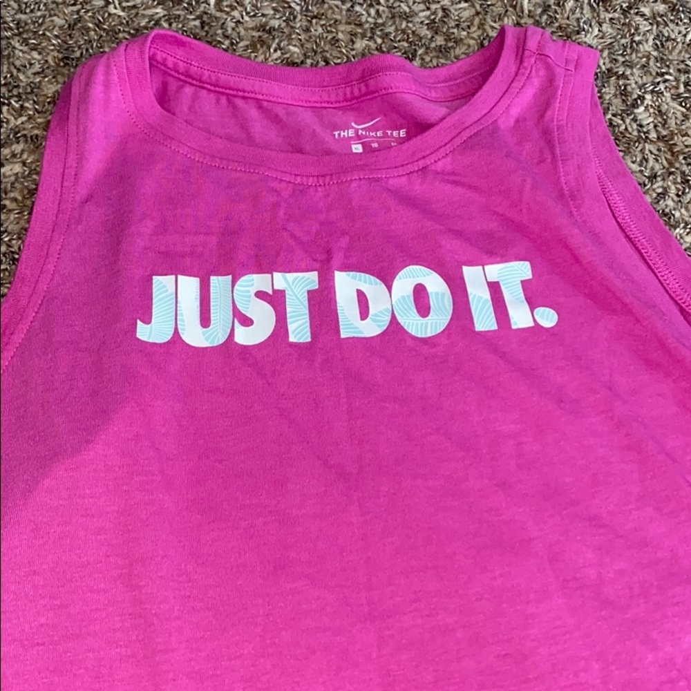 Nike workout tank top
